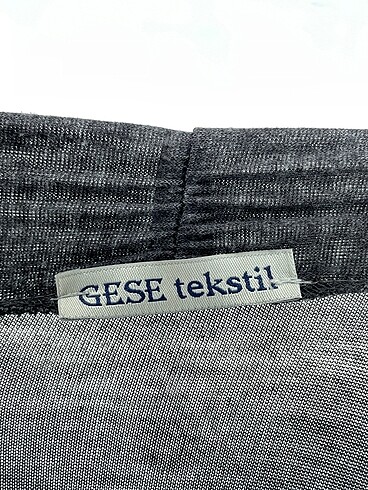m Beden gri Renk PreLoved Hırka %70 İndirimli.