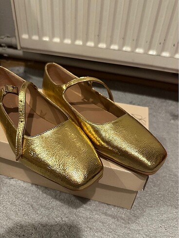 Gold Babet