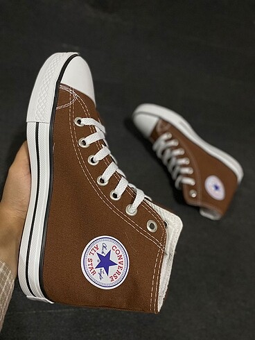 44 Beden kahverengi Renk Converse Ayakkabı Sınırlı Stokla