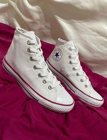 37 Beden beyaz Renk Converse Ayakkabı