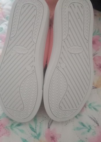 33 Beden Kız Çocuk Pembe Cırtcırtlı Sneakers