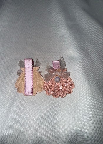 Pembe Pul İşlemeli Kurdeleli Çocuk Toka - Görsel 2