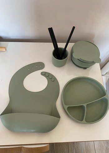 Çocuklar için yeşil tabak, çatal, bıçak seti - Görsel 2