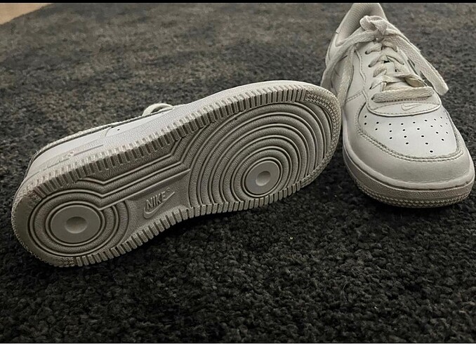 31 Beden beyaz Renk Nike air force 31,5 numara ORİJİNAL