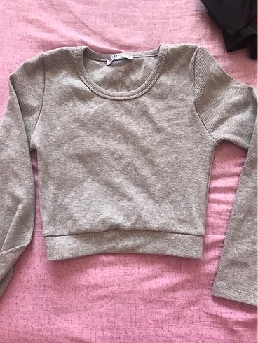 gri uzun kollu crop