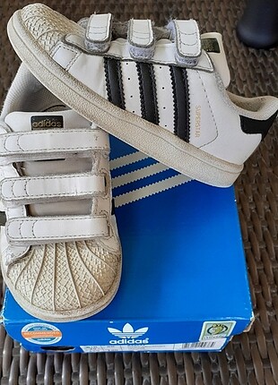 Beyaz Adidas 25 