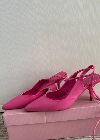 Pembe Tokalı İnce Topuklu Kadın Ayakkabı - Görsel 2