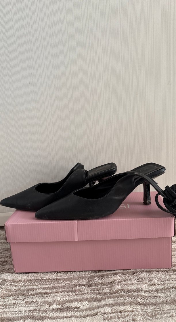 Tokalı Siyah Topuklu Kadın Düz Ayakkabı - Görsel 2