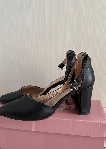 Klasik Siyah Topuklu Kadın Ayakkabı - Görsel 2