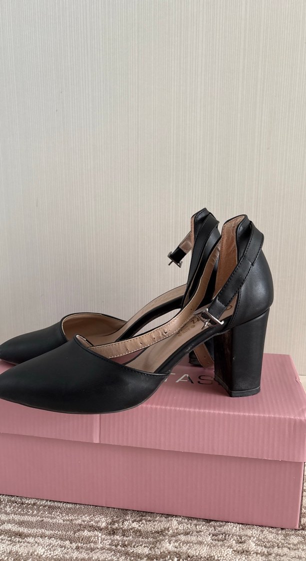 Klasik Siyah Topuklu Kadın Ayakkabı - Görsel 2