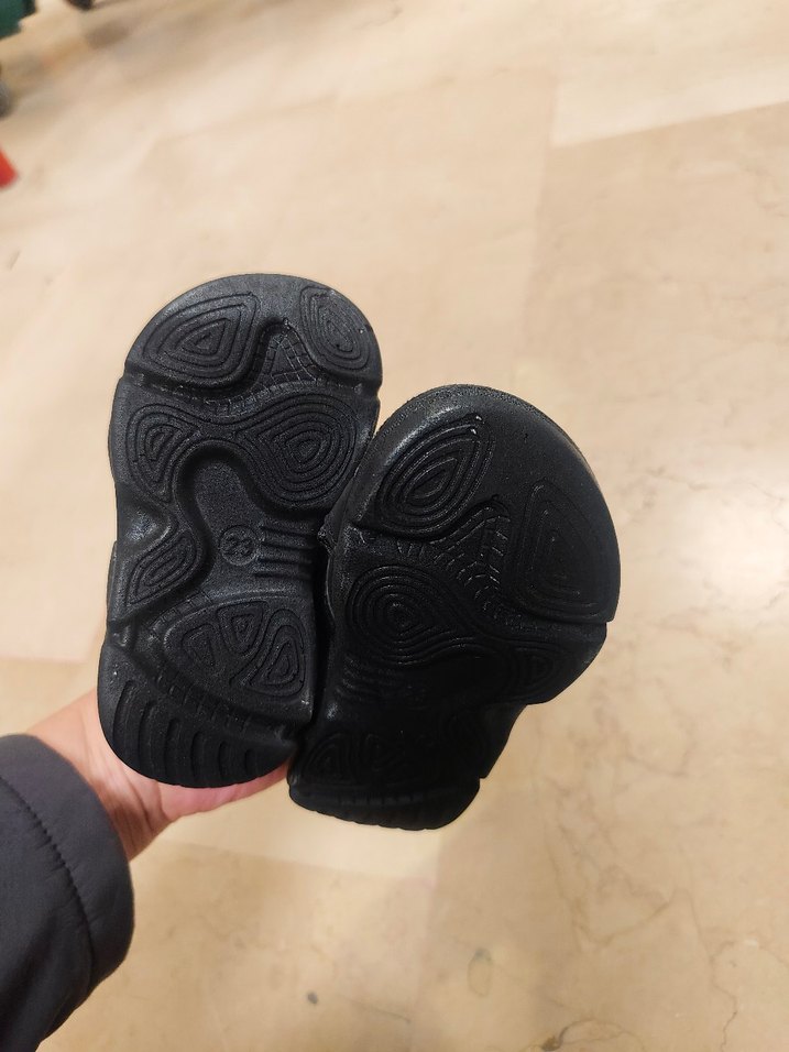 Erkek Çocuk Renkli Baskılı Cırtcırtlı Terlik - Görsel 3