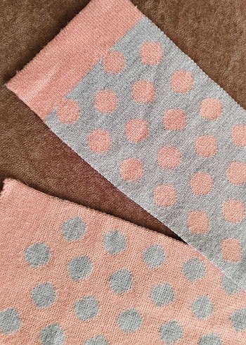 kız çocuk Puantiyeli Örgü Atkı - Görsel 3