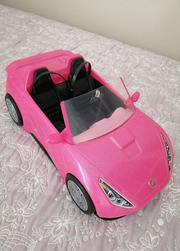 Barbie oyuncak arabası 