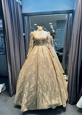 Uzun Kollu İşlemeli Bej Abiye Elbise - Görsel 9