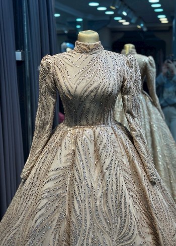 Uzun Kollu İşlemeli Bej Abiye Elbise - Görsel 8