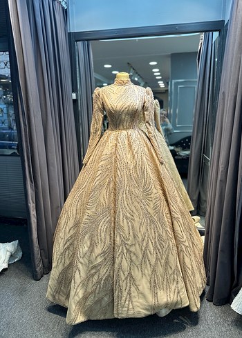 Uzun Kollu İşlemeli Bej Abiye Elbise - Görsel 11