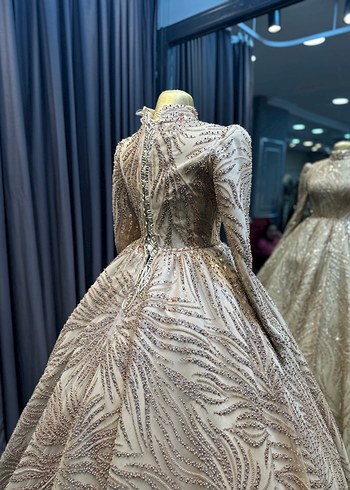 Uzun Kollu İşlemeli Bej Abiye Elbise - Görsel 6