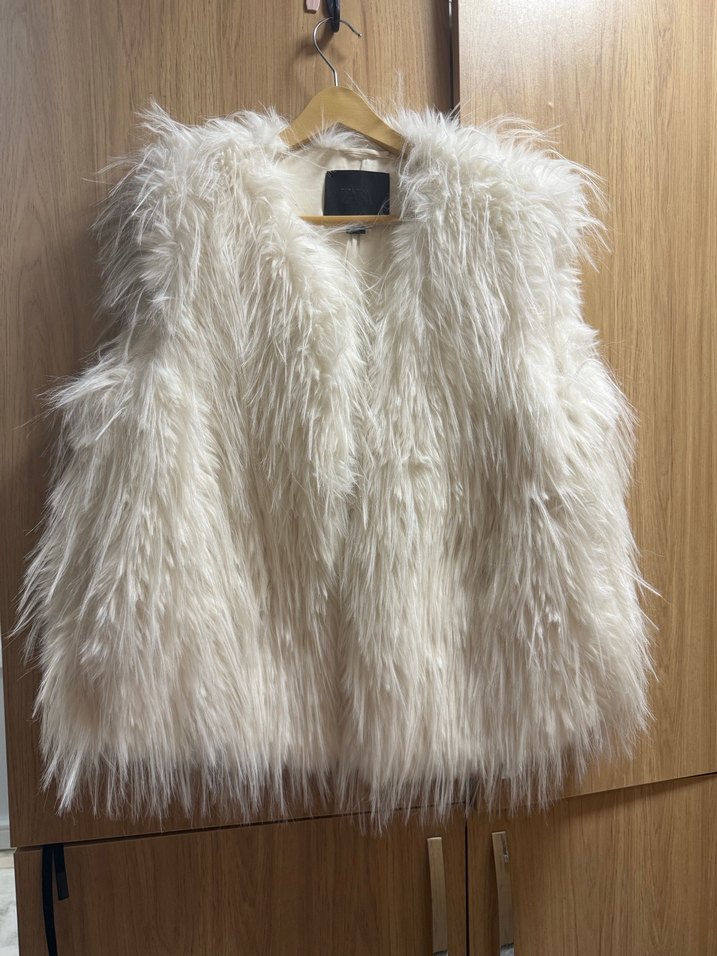 zara Beyaz Kürk Detaylı Midi Yün Yelek - Görsel 2