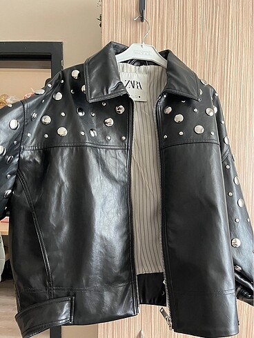 zara metal zımbalı deri ceket
