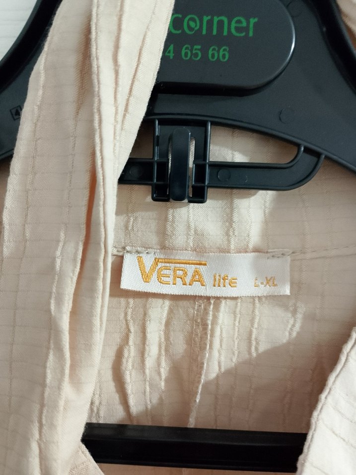 Bej Nakışlı V Yakalı Pamuklu Kadın Gömlek - Görsel 2