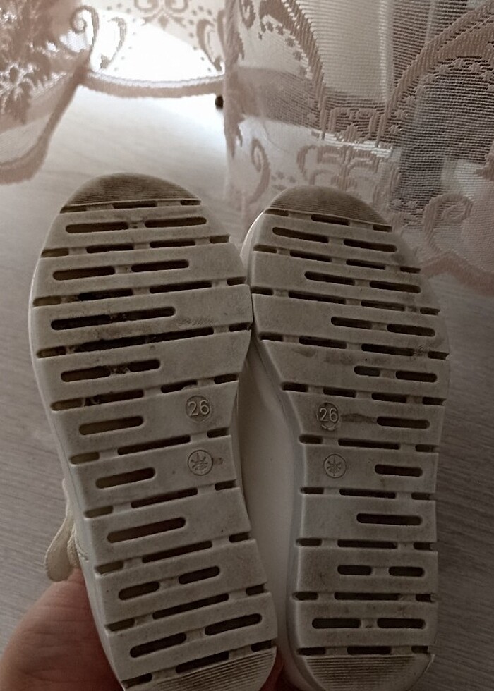 Beyaz rugan ayakkabı  - Görsel 3