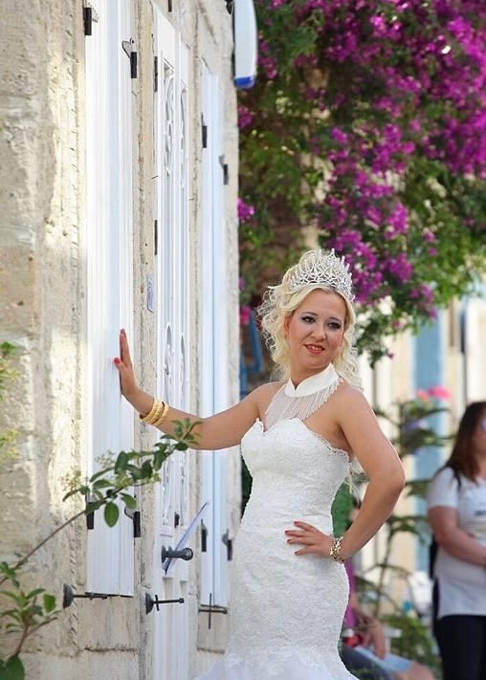 Gelinlik ve sünnet annesi abiyesi - Görsel 3