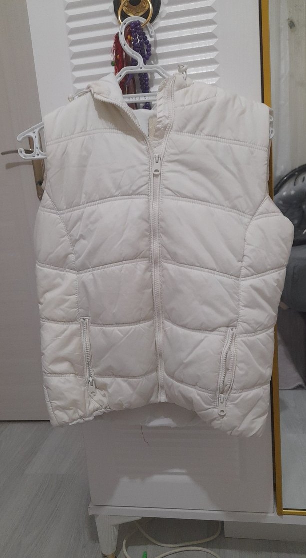 Beyaz Fermuarlı Kısa Kadın Yelek - Görsel 3