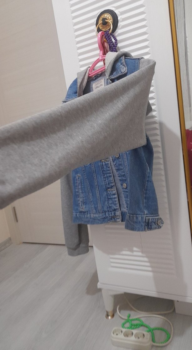 Gri Denim ve Gri Sweatshirt Kombinli Kadın Ceket - Görsel 3