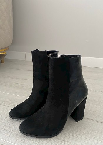 Siyah Yılan Desenli Süet Topuklu Bot - Görsel 6