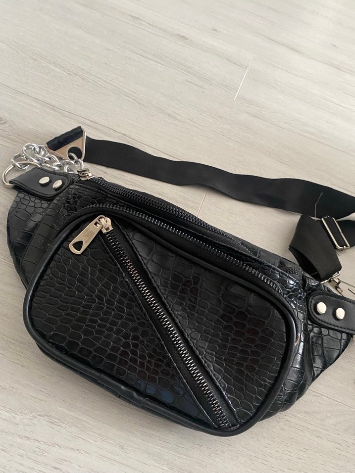 Siyah Yılan Desenli Deri Biker Bel Çantası - Görsel 2