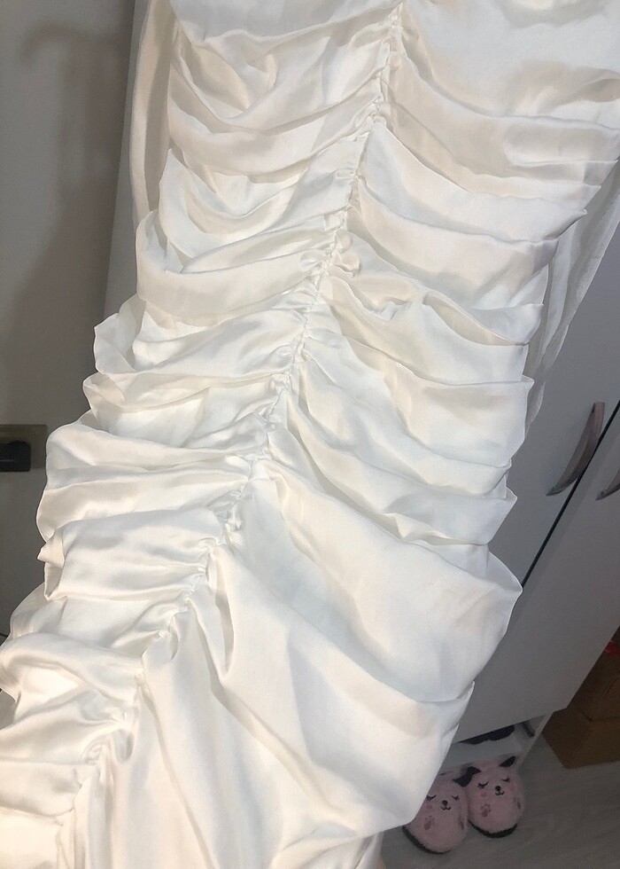 Nikah elbisesi olarak giyile bilir kumaşı satendir - Görsel 2