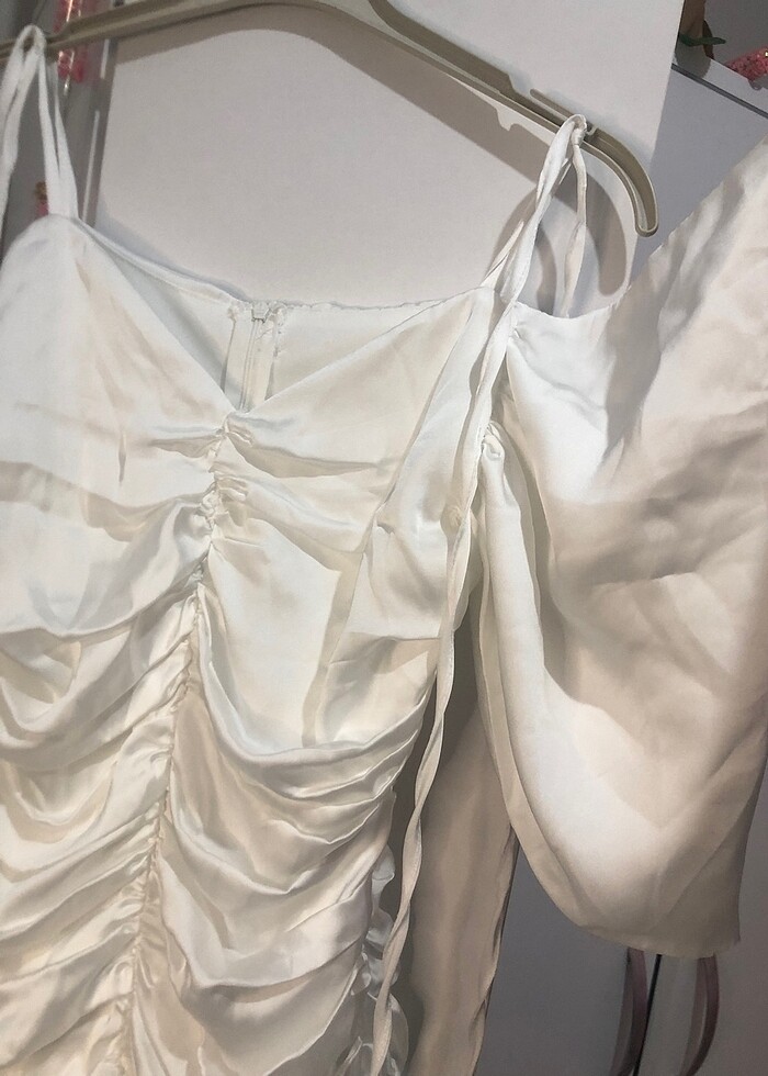 Nikah elbisesi olarak giyile bilir kumaşı satendir - Görsel 3