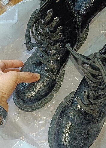 Rugan Siyah Bot - Görsel 3