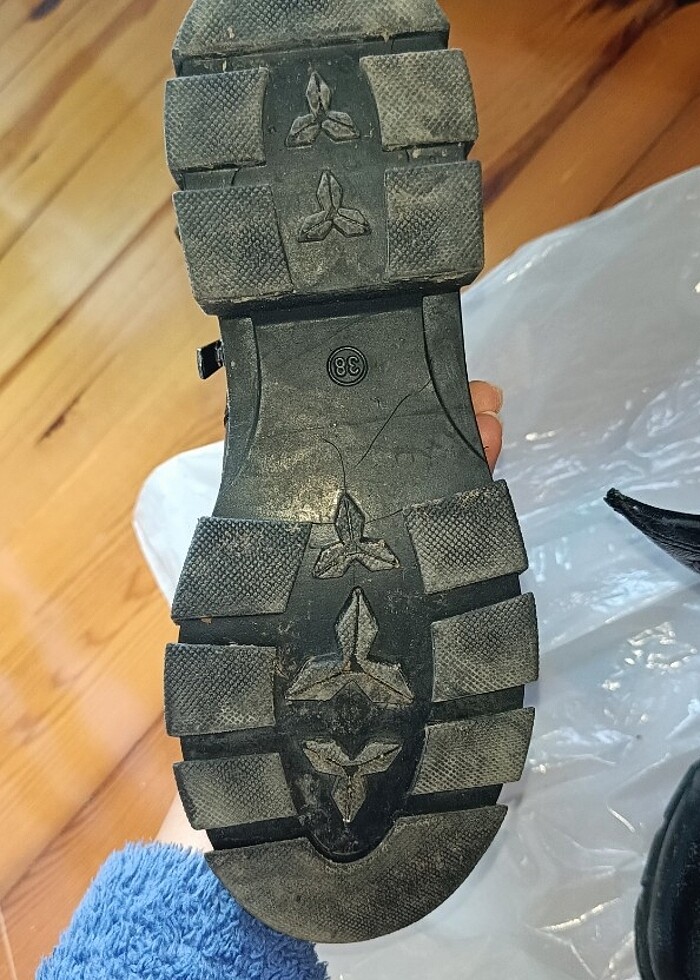 Rugan Siyah Bot - Görsel 5