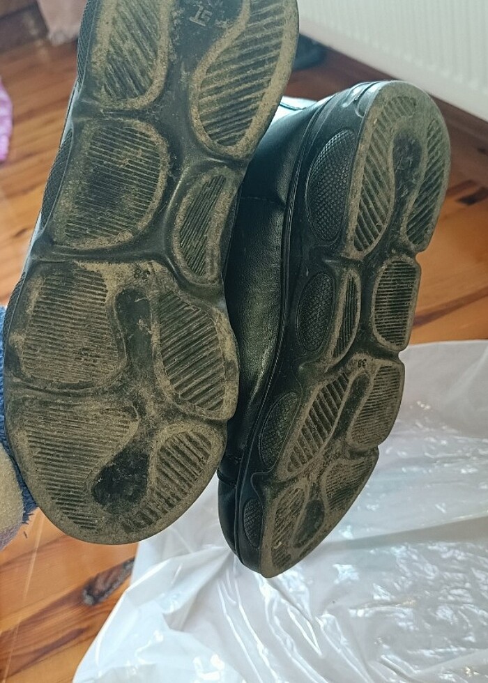 Siyah Bot  - Görsel 3