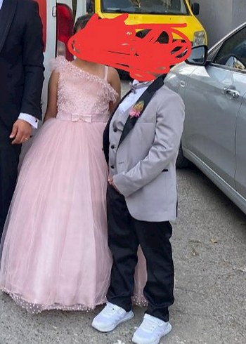Pembe Fiyonklu Klasik Kesim Nişan Elbisesi