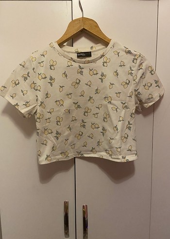 Beyaz limon desenli Kısa Kollu Tişört Crop
