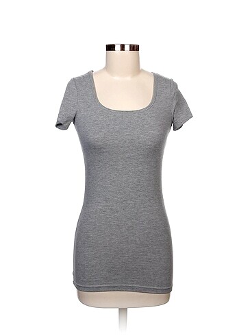 Vero Moda T-shirt %70 İndirimli.