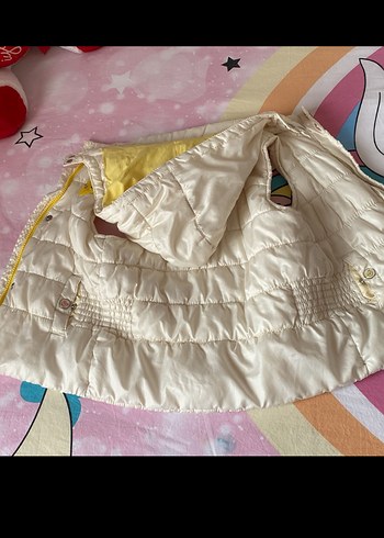 Kapüşonlu Beyaz Kız Yeleği - Görsel 4