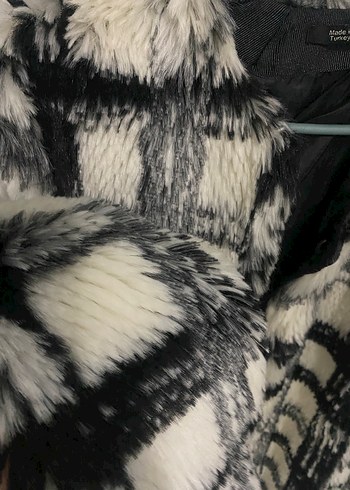 Gri Ekose Desenli Uzun Kollu Suni Kürk Ceket - Görsel 4