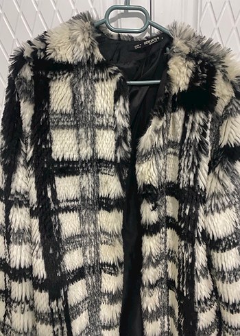 Gri Ekose Desenli Uzun Kollu Suni Kürk Ceket - Görsel 3