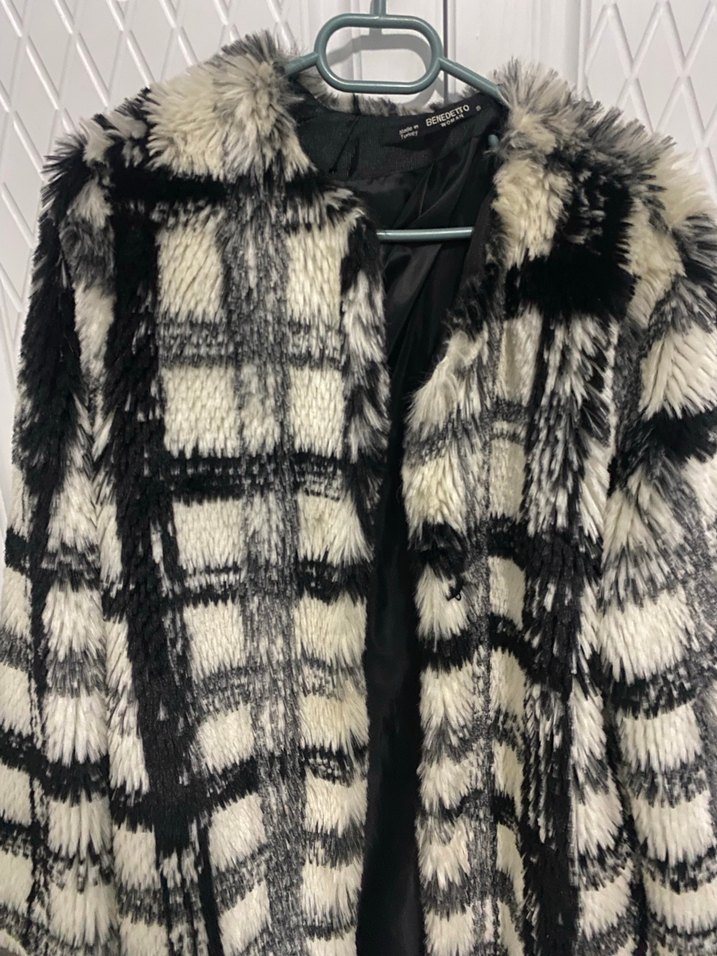 Gri Ekose Desenli Uzun Kollu Suni Kürk Ceket - Görsel 3