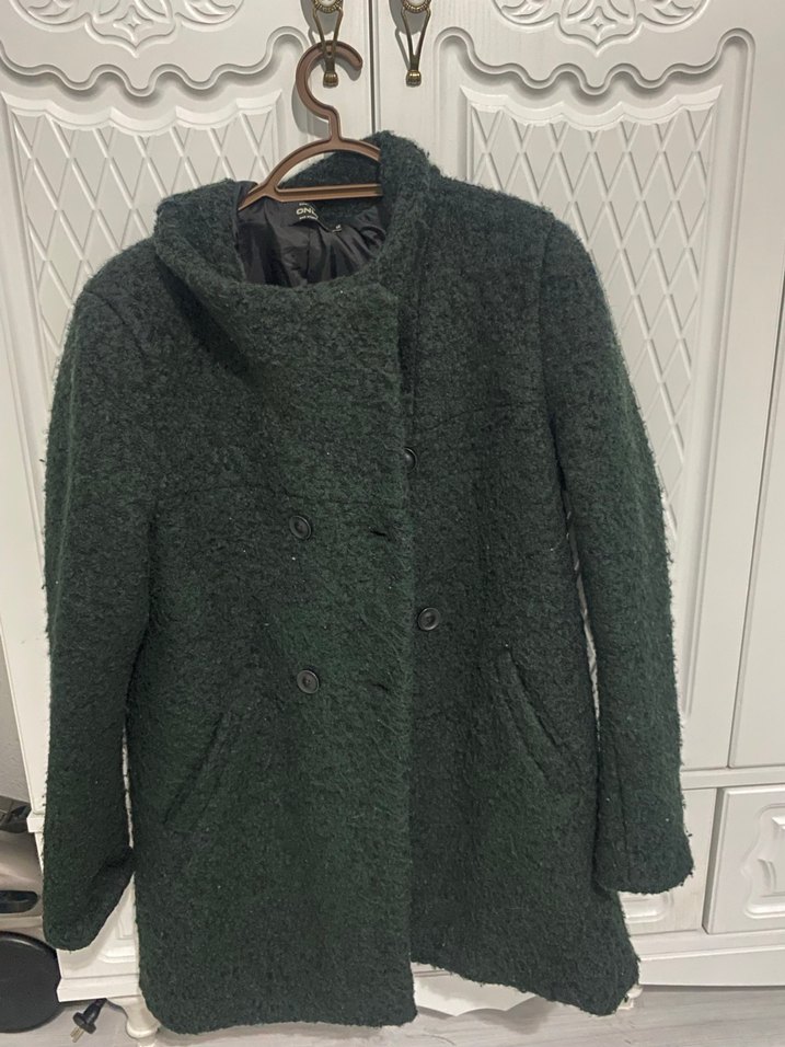 Koyu Yeşil Düğmeli Kaban - Görsel 2