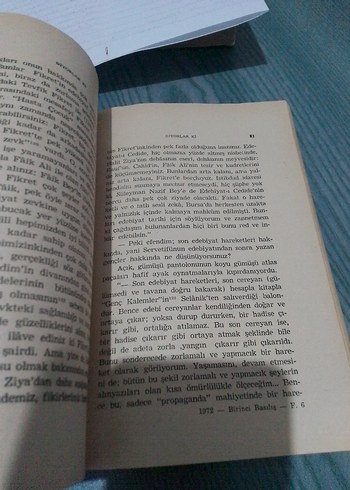 Beden Renk Diyorlar Ki Ruşen Eşref Ünaydın