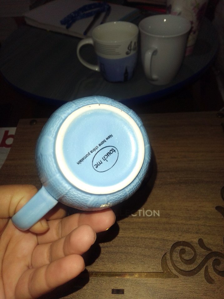 Mavi örgü kazak desenli kupa - Görsel 3