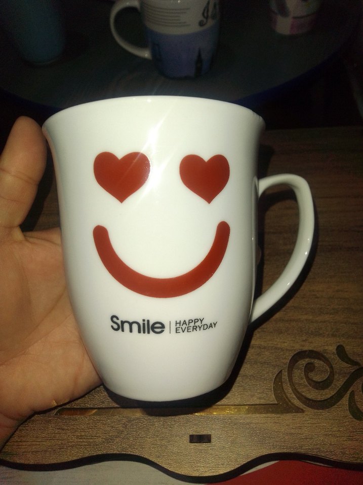 Kalp Göz Emoji Desenli Beyaz Kupa - Görsel 2