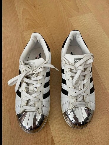Adidas spor ayakkabı