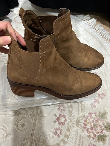 Stradivarius kadın bot
