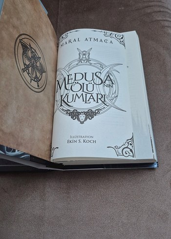 Maral Atmaca - Medusa ve Kalkan, Mühür Romanları - Görsel 2