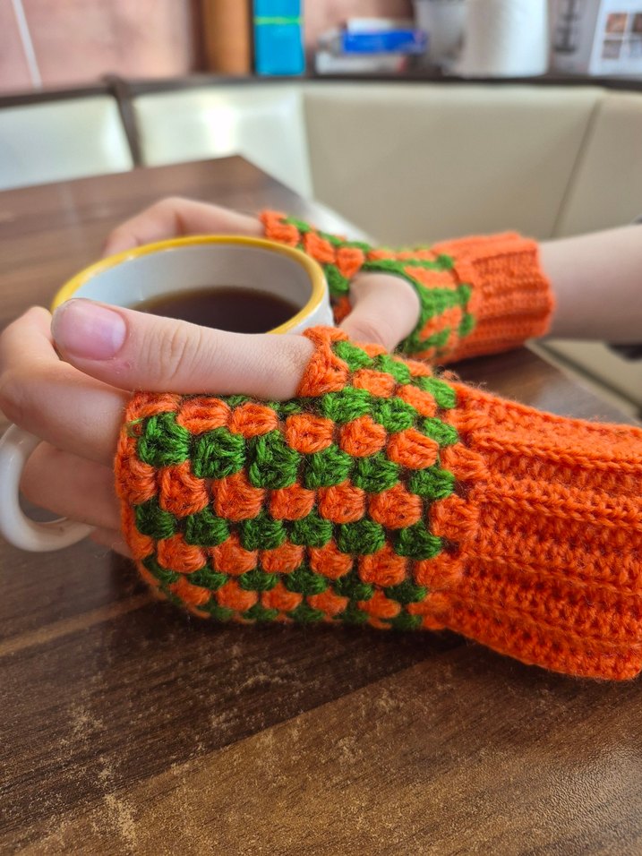 Renkli Örgü Parmaksız Kadın Eldivenleri - Görsel 3